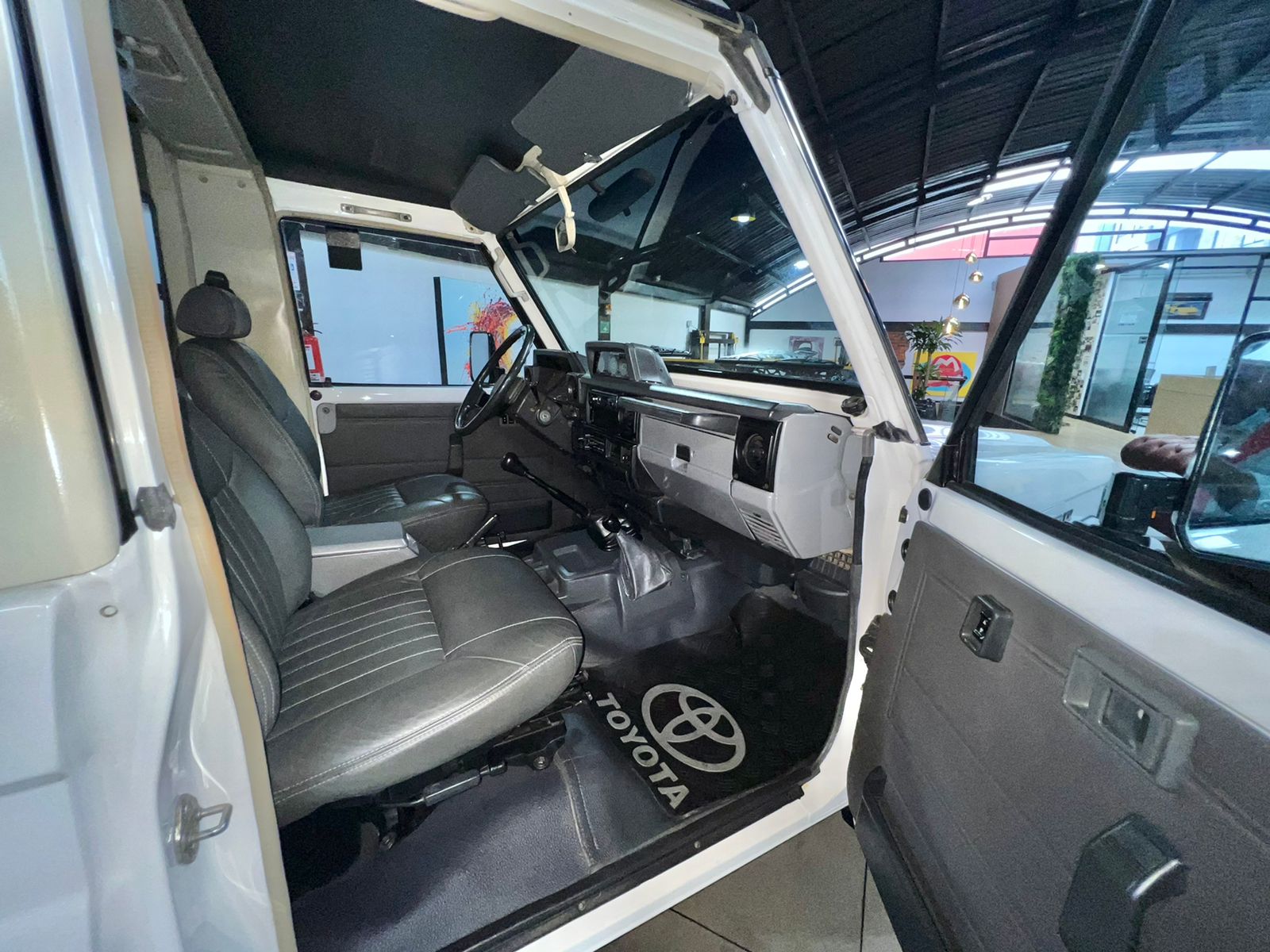 Toyota Land Cruiser   FJ73  Árabe 1985