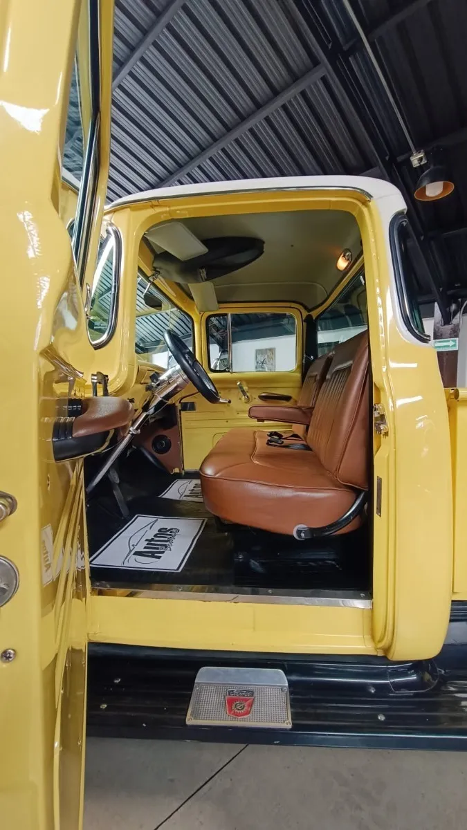 Ford F-100 F-100 Custom Cab