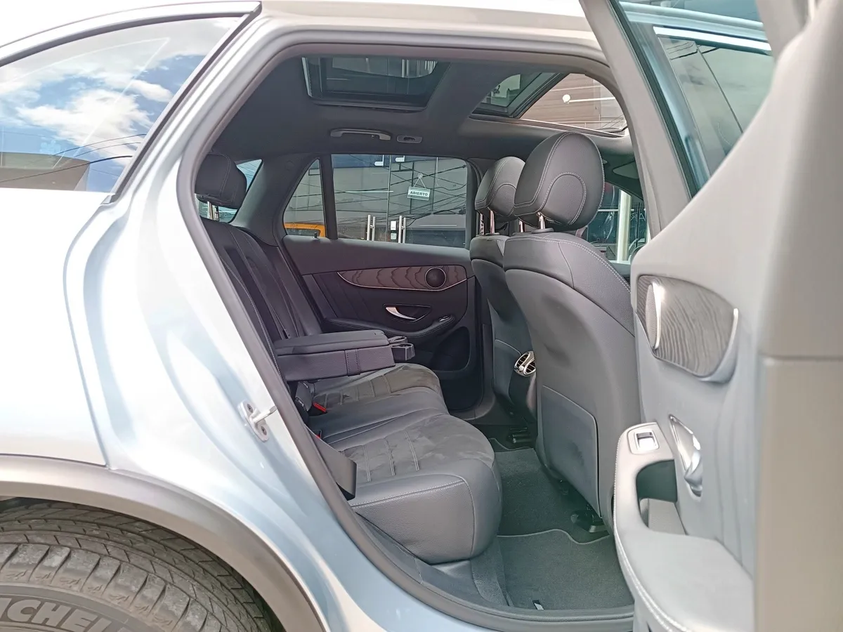 MERCEDES BENZ GLC 300e Modelo 2022