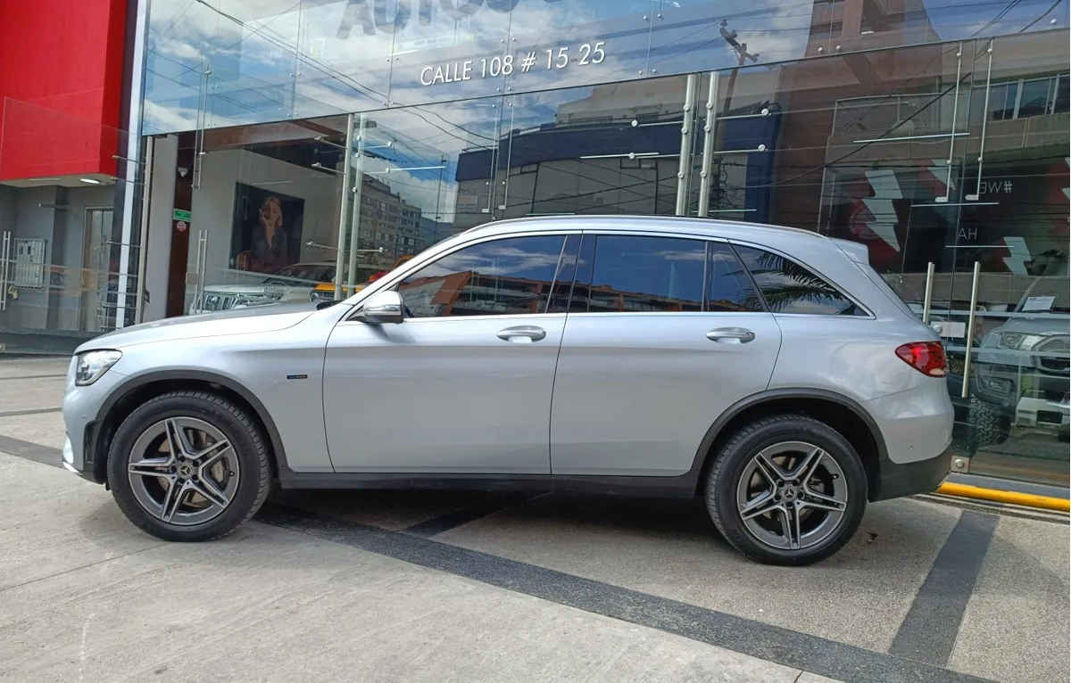 MERCEDES BENZ GLC 300e Modelo 2022