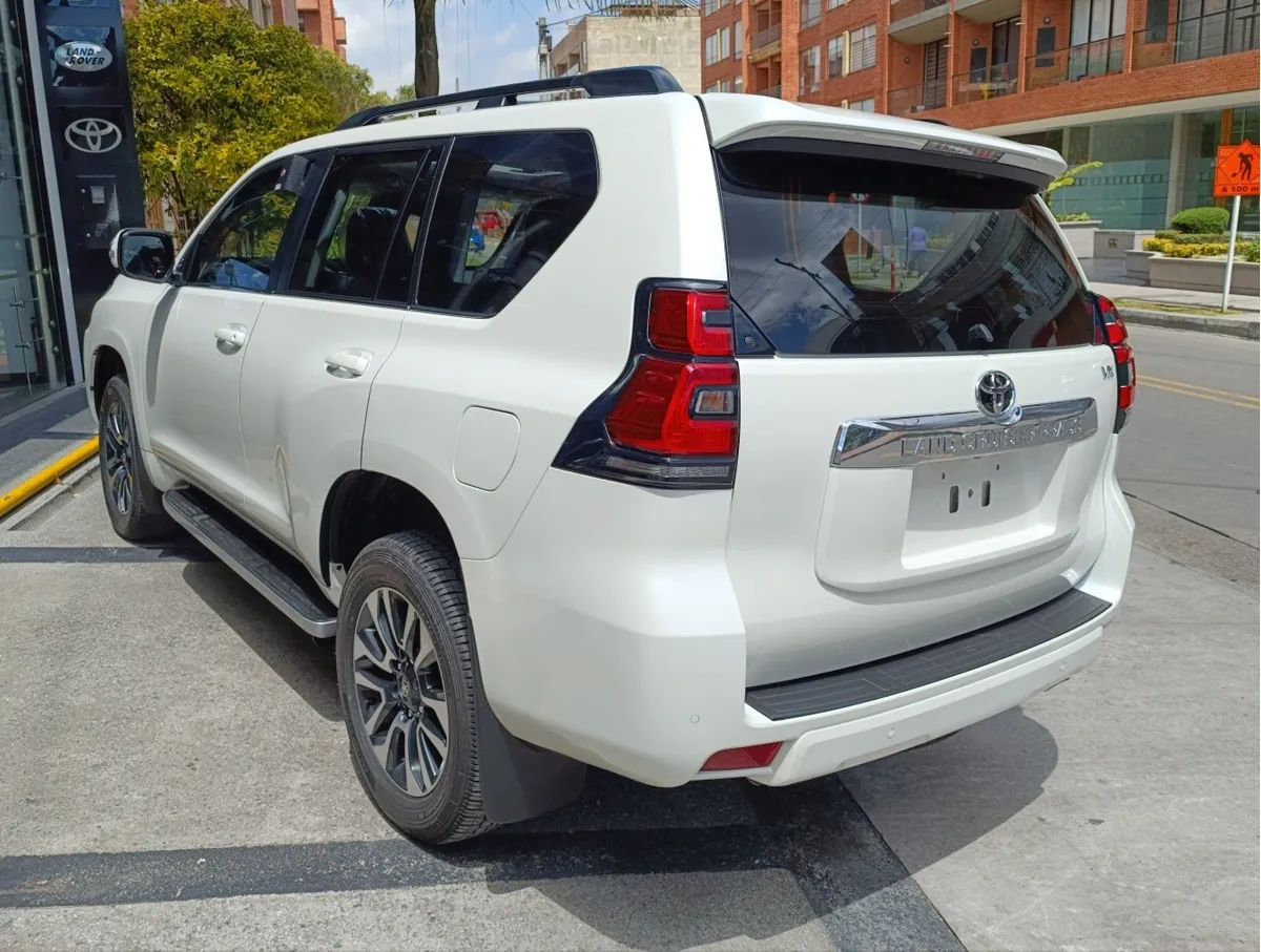 TOYOTA PRADO VX BLINDADA MODELO 2022