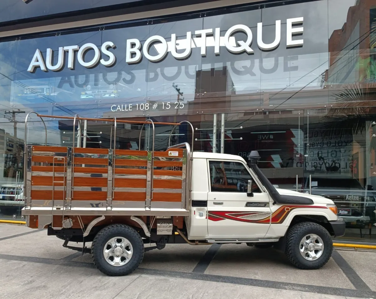 Toyota Land Cruiser GRJ79 Estacas