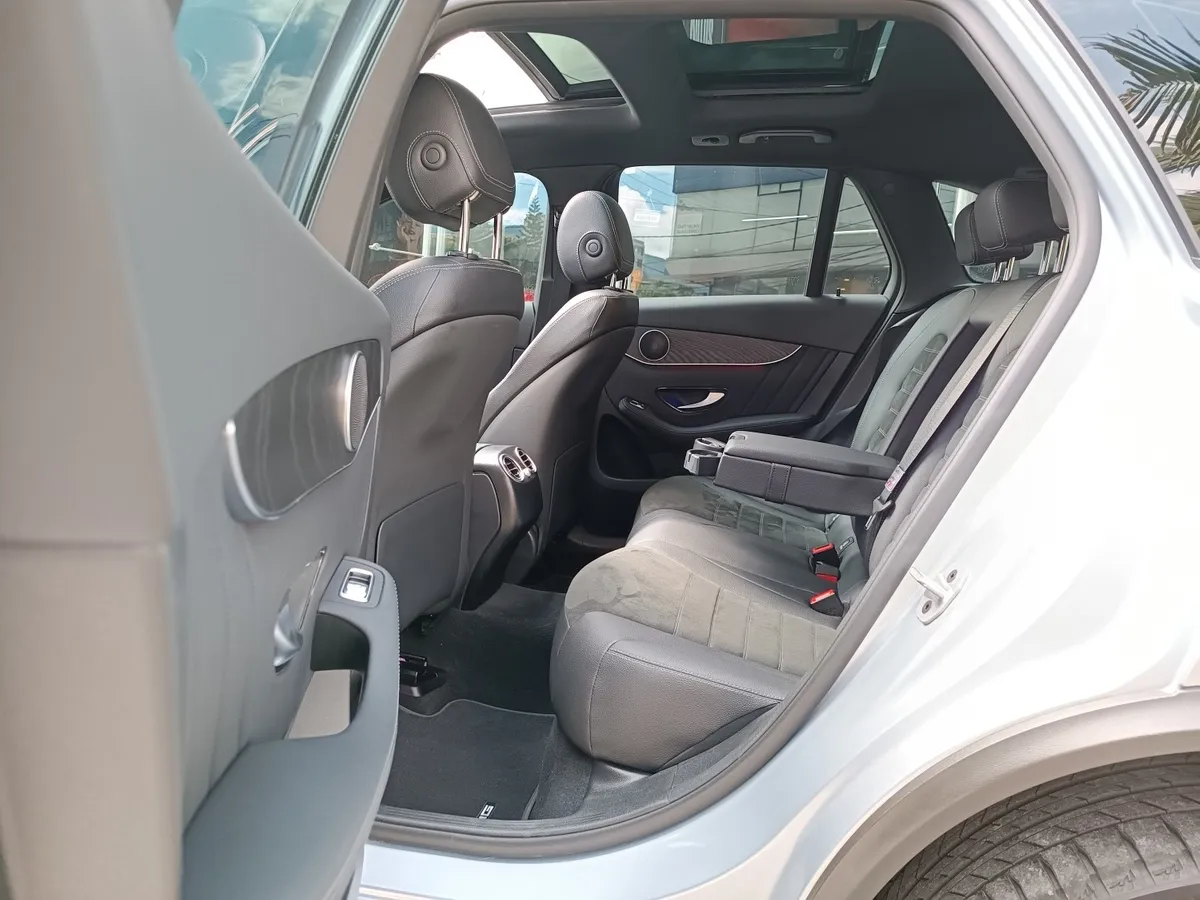 MERCEDES BENZ GLC 300e Modelo 2022