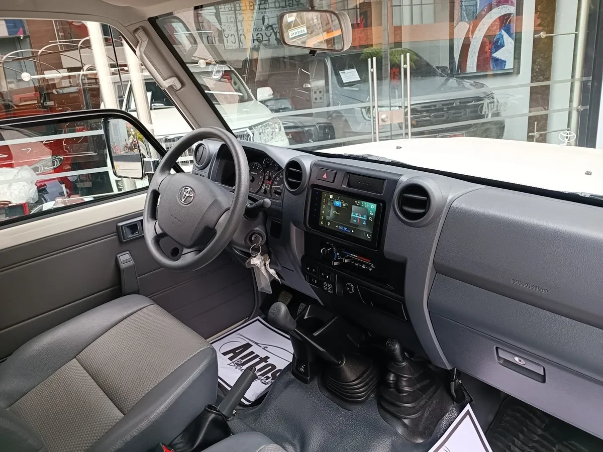 Toyota Land Cruiser GRJ79 Estacas