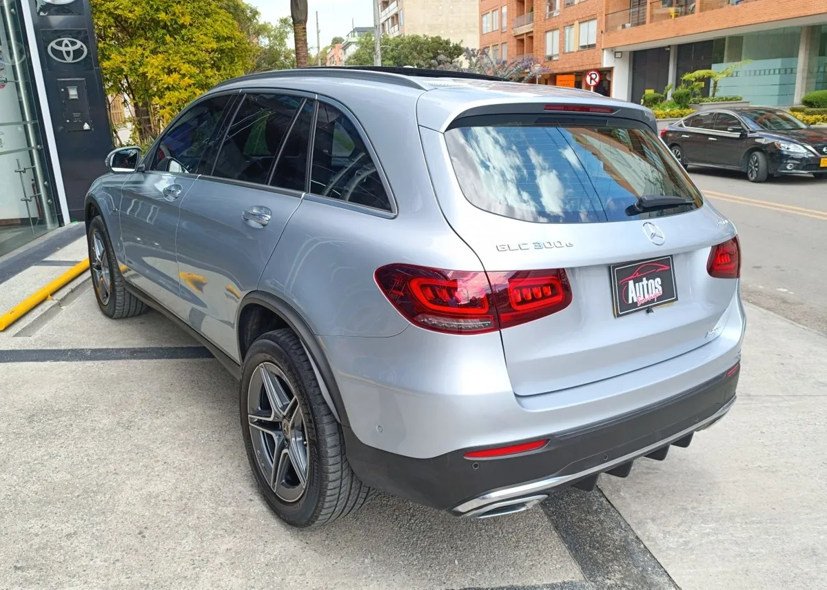 MERCEDES BENZ GLC 300e Modelo 2022
