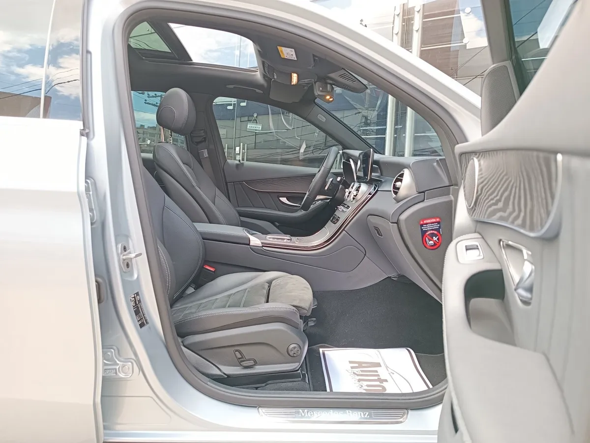 MERCEDES BENZ GLC 300e Modelo 2022