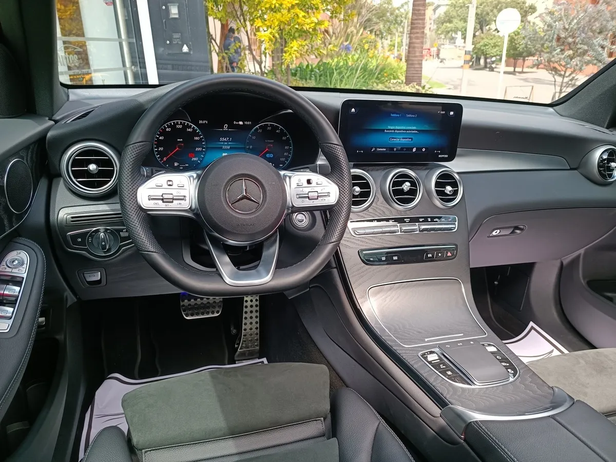 MERCEDES BENZ GLC 300e Modelo 2022