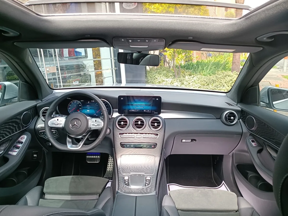 MERCEDES BENZ GLC 300e Modelo 2022