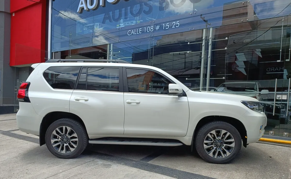 TOYOTA PRADO VX BLINDADA MODELO 2022