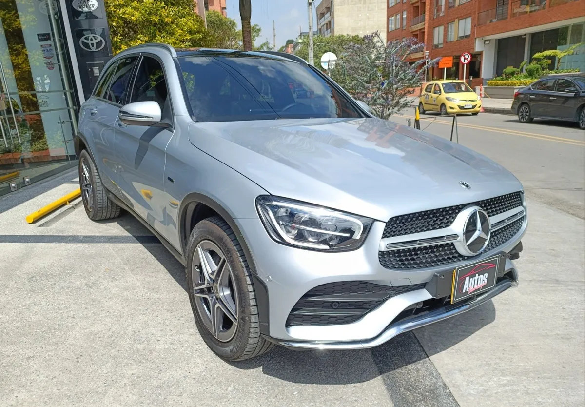 MERCEDES BENZ GLC 300e Modelo 2022