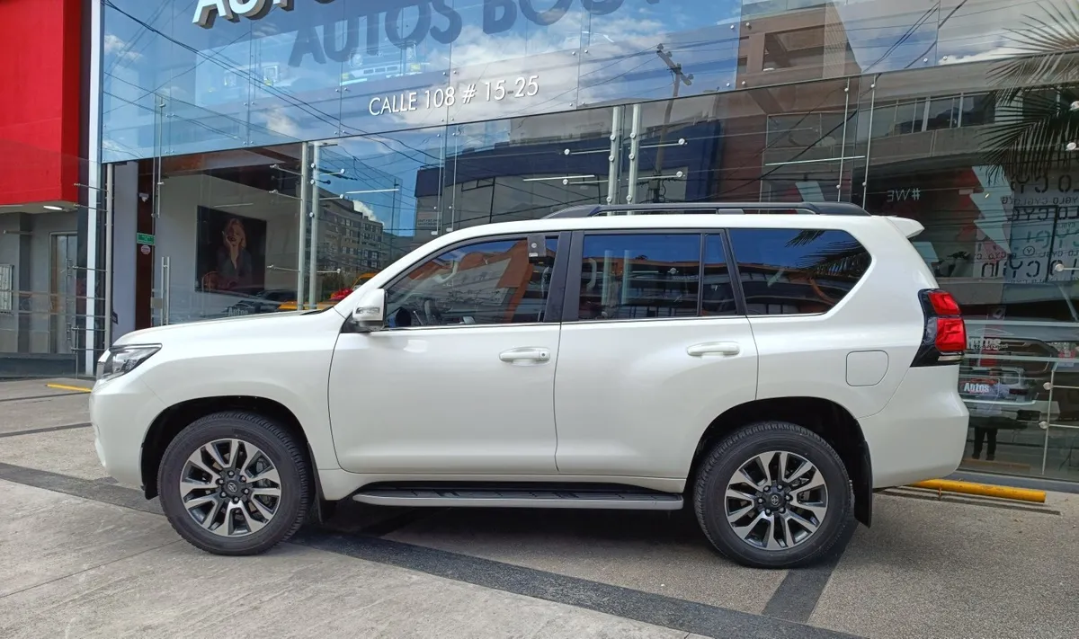 TOYOTA PRADO VX BLINDADA MODELO 2022