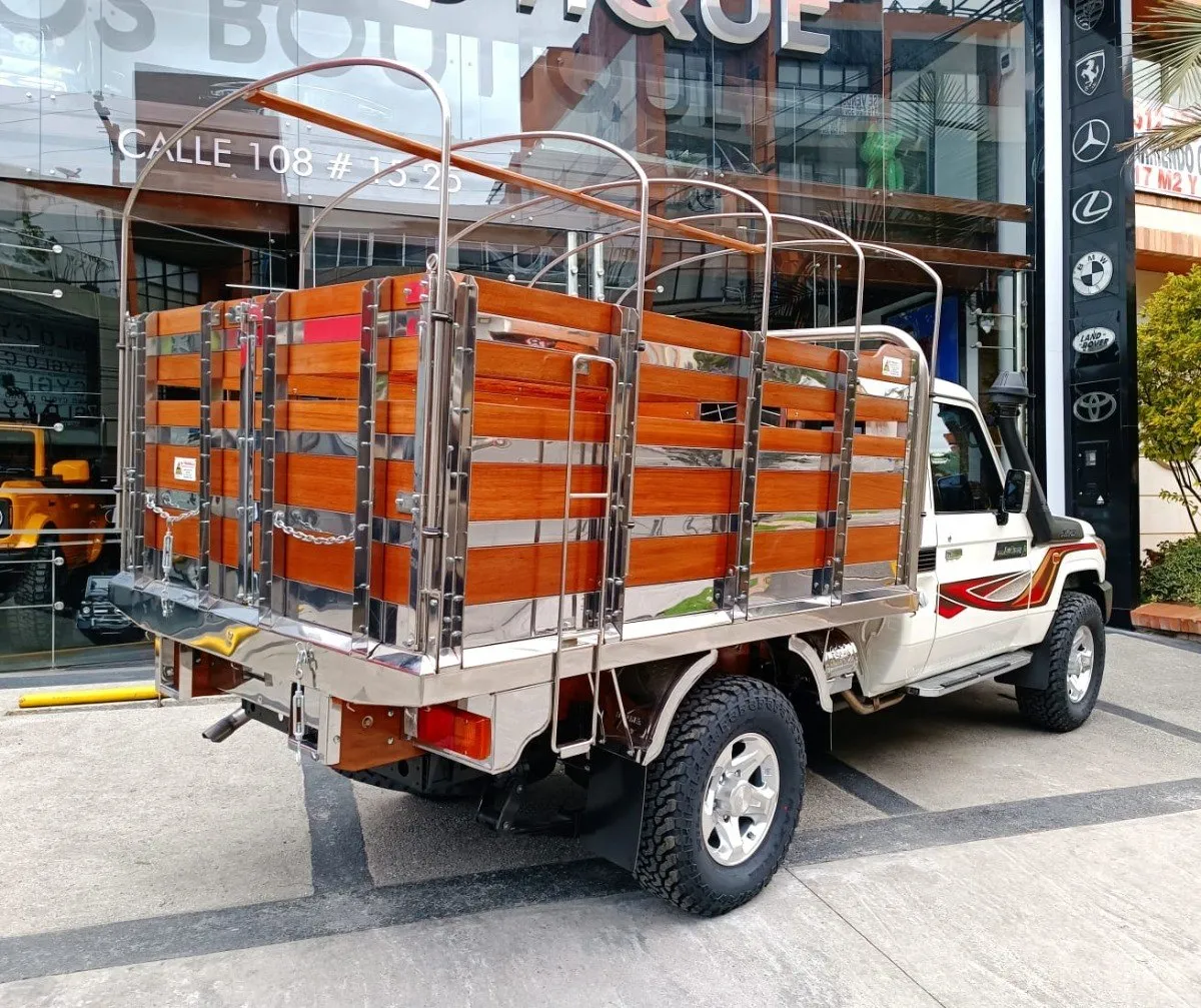 Toyota Land Cruiser GRJ79 Estacas
