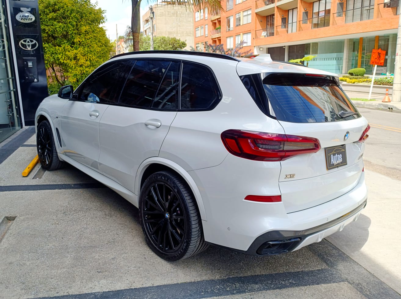 BMW X5 M50i Modelo 2023