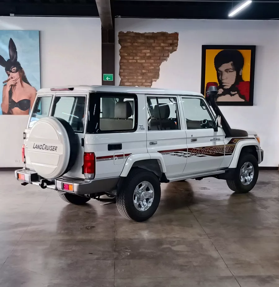 TOYOTA LAND CRUISER 4.5 DIESEL VDJ76