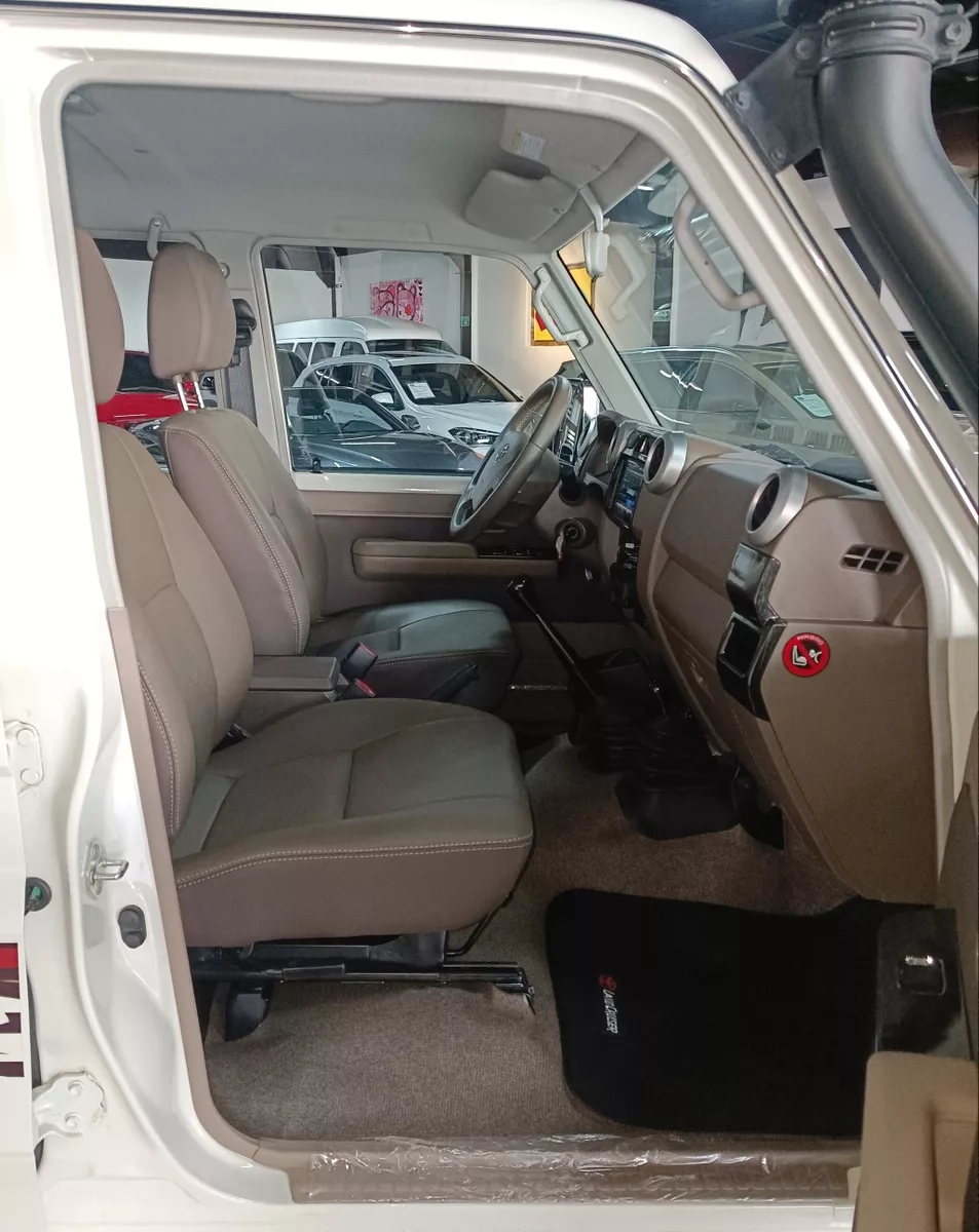 TOYOTA LAND CRUISER 4.5 DIESEL VDJ76