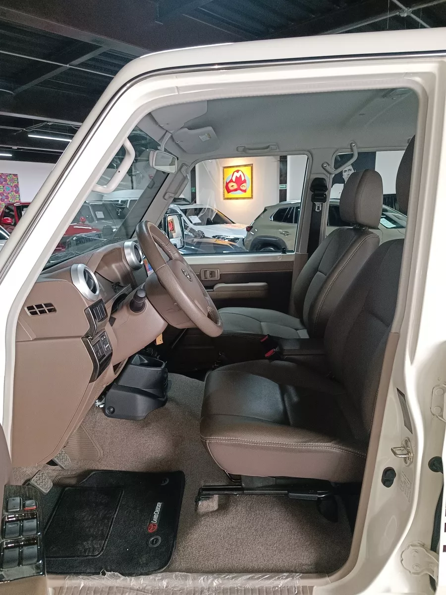 TOYOTA LAND CRUISER 4.5 DIESEL VDJ76
