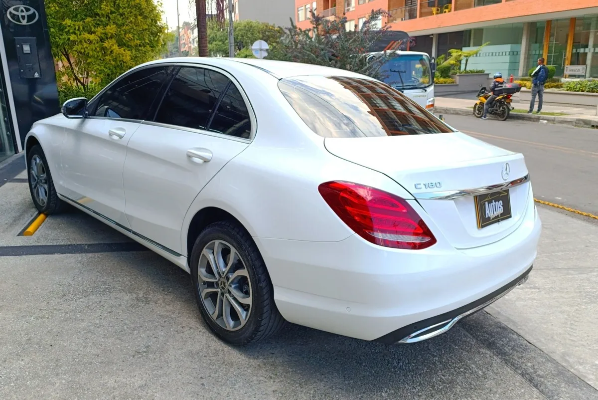 Mercedes Benz C180 Modelo 2017