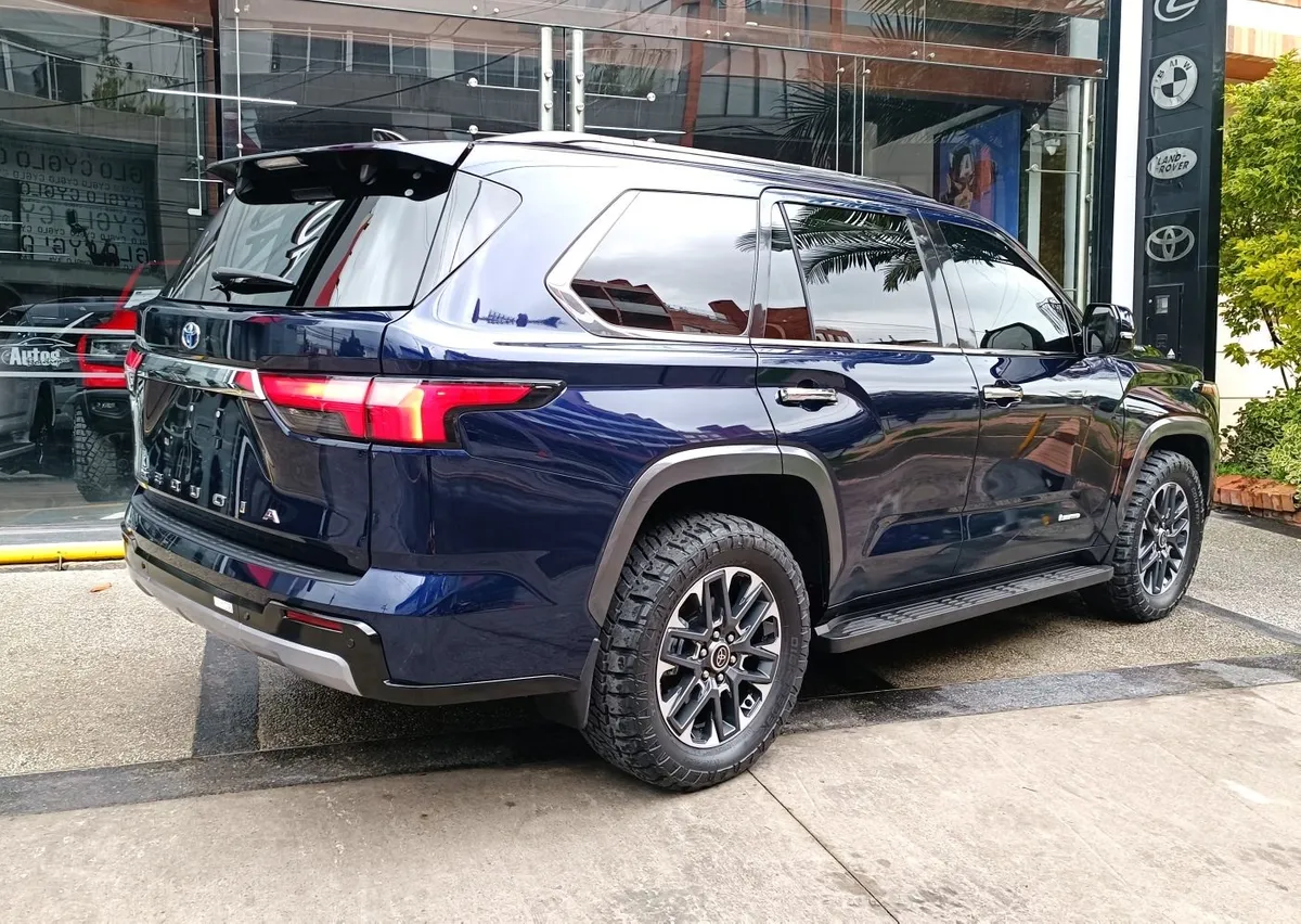 Toyota SEQUOIA LIMITED HIBRIDA Modelo 2023