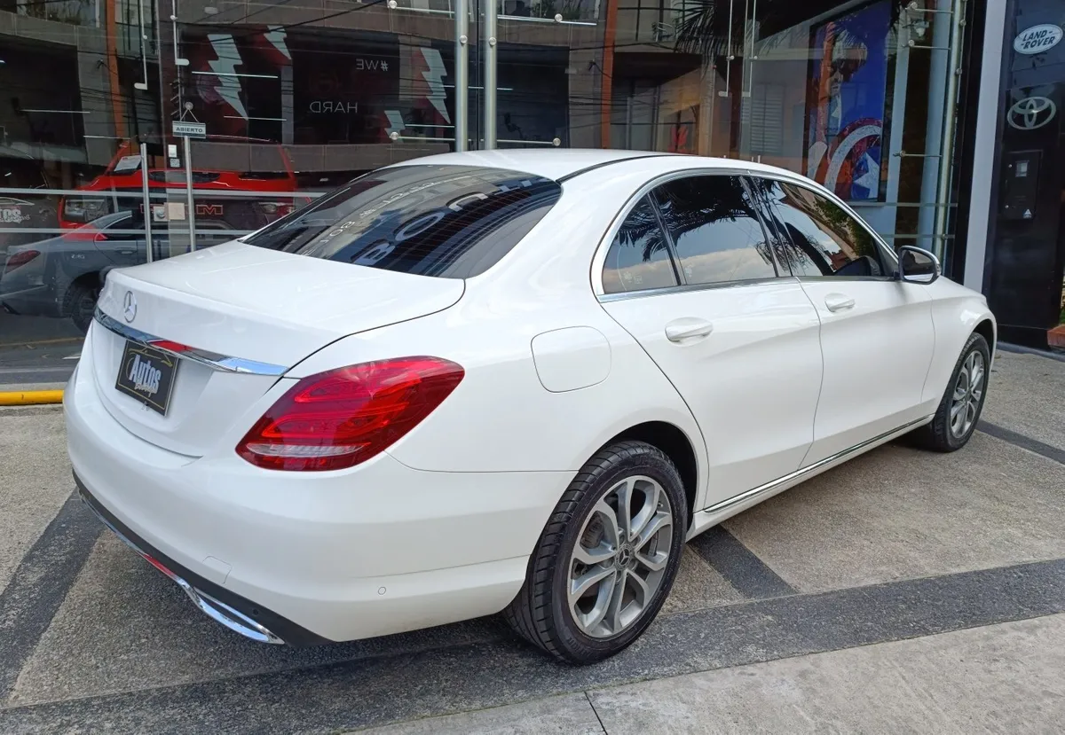 Mercedes Benz C180 Modelo 2017