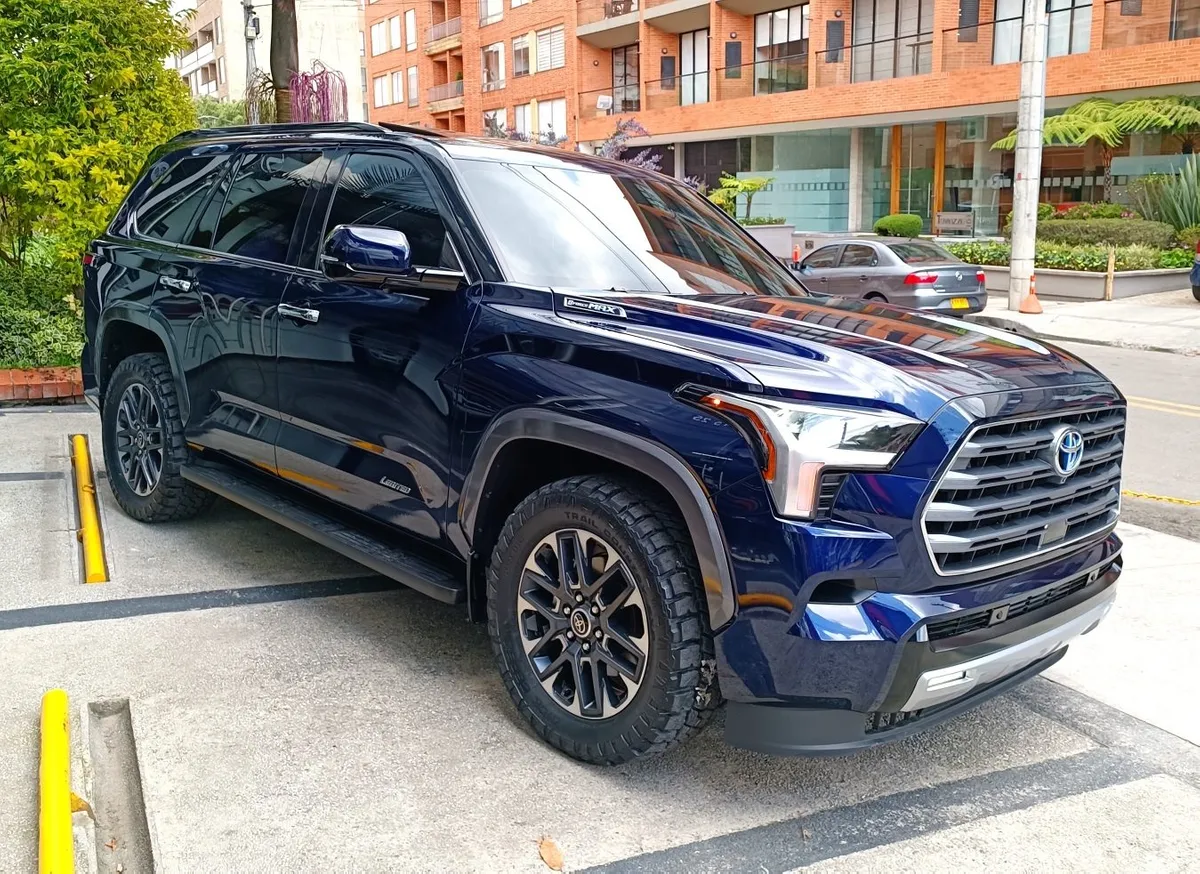 Toyota SEQUOIA LIMITED HIBRIDA Modelo 2023