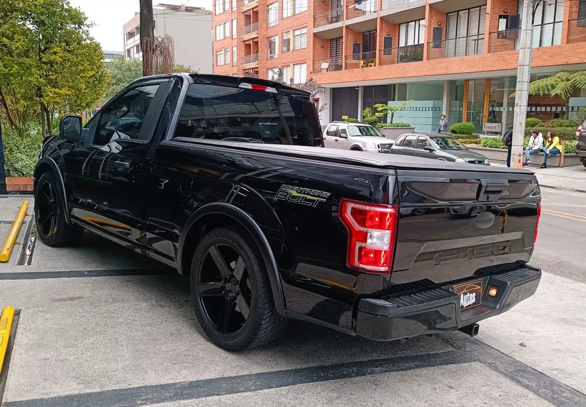 Ford F-150 Lightning 5.0 V8 Super Cargada