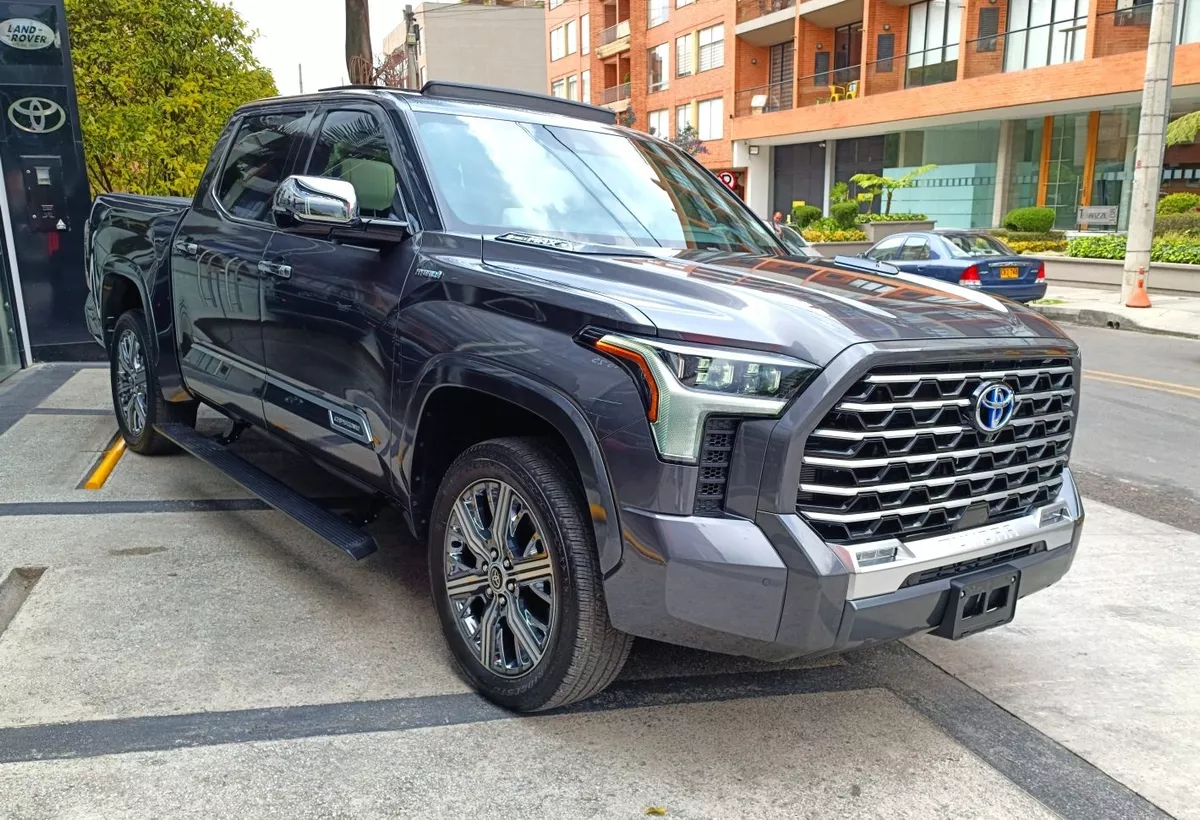 Toyota Tundra Capstone Hibrida Modelo 2022
