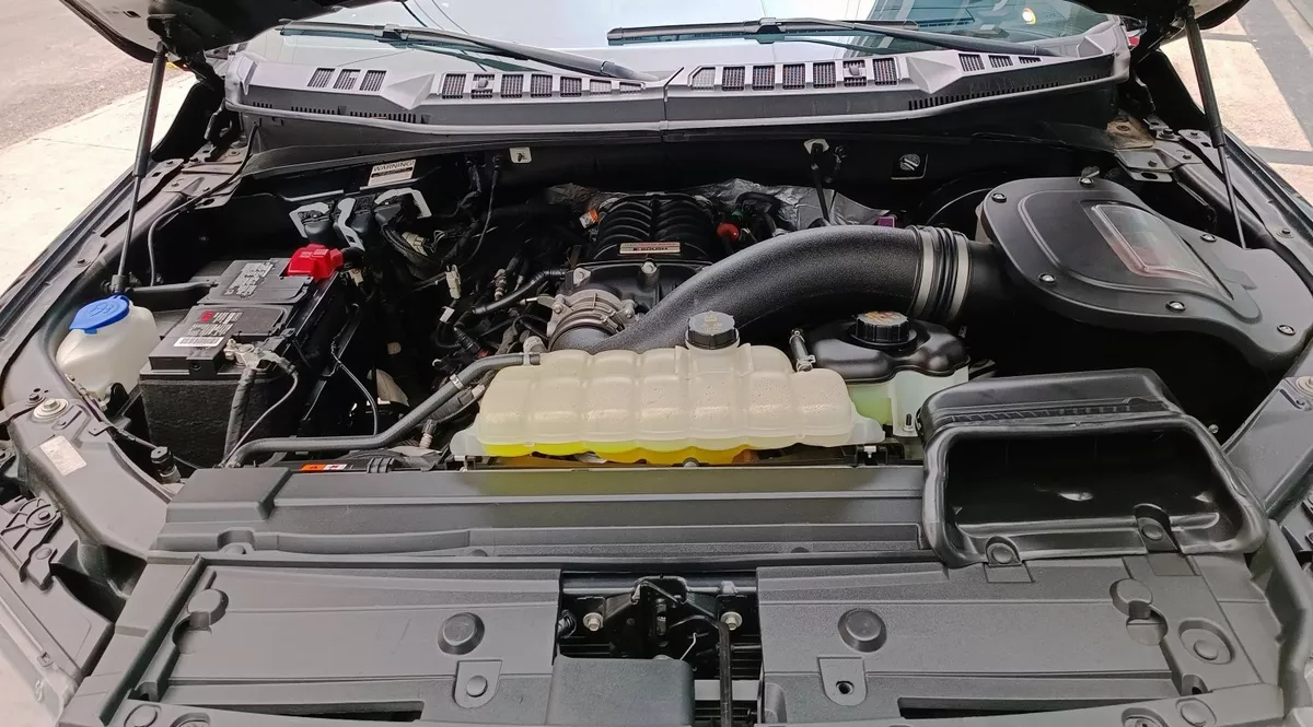Ford F-150 Lightning 5.0 V8 Super Cargada