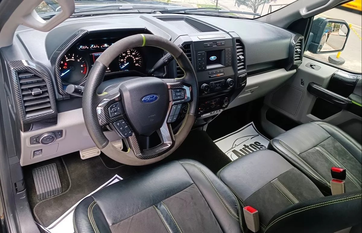 Ford F-150 Lightning 5.0 V8 Super Cargada