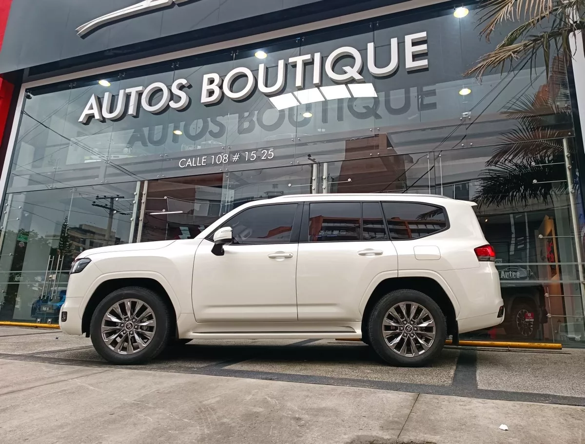 TOYOTA LAND CRUISER LC300 GXR 2022