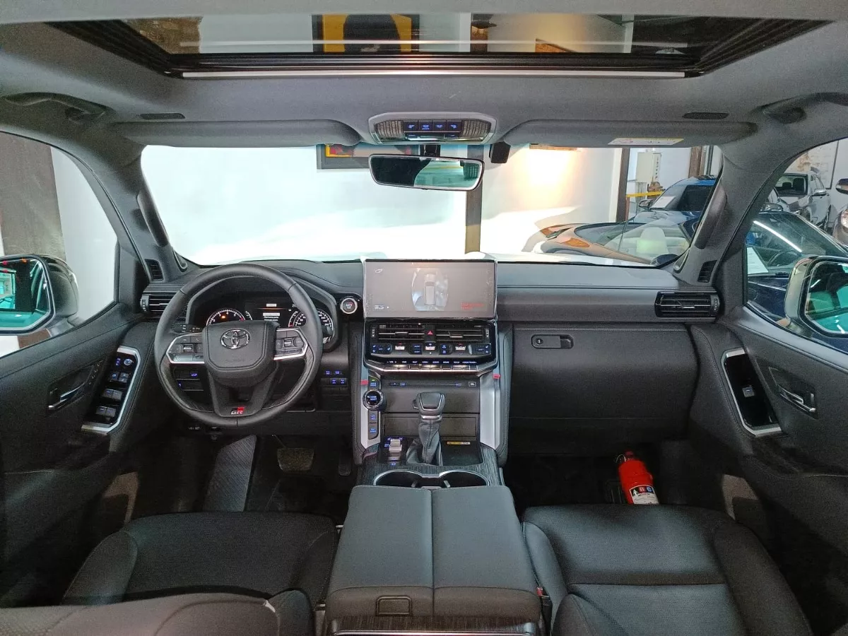 Toyota Land Cruiser LC300 GR Sport 2023