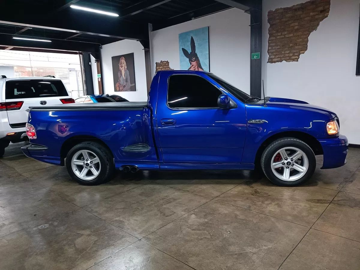 Ford F-150 Lightning 5.4 SVT 2004