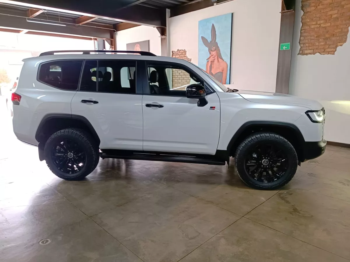 Toyota Land Cruiser LC300 GR Sport 2023