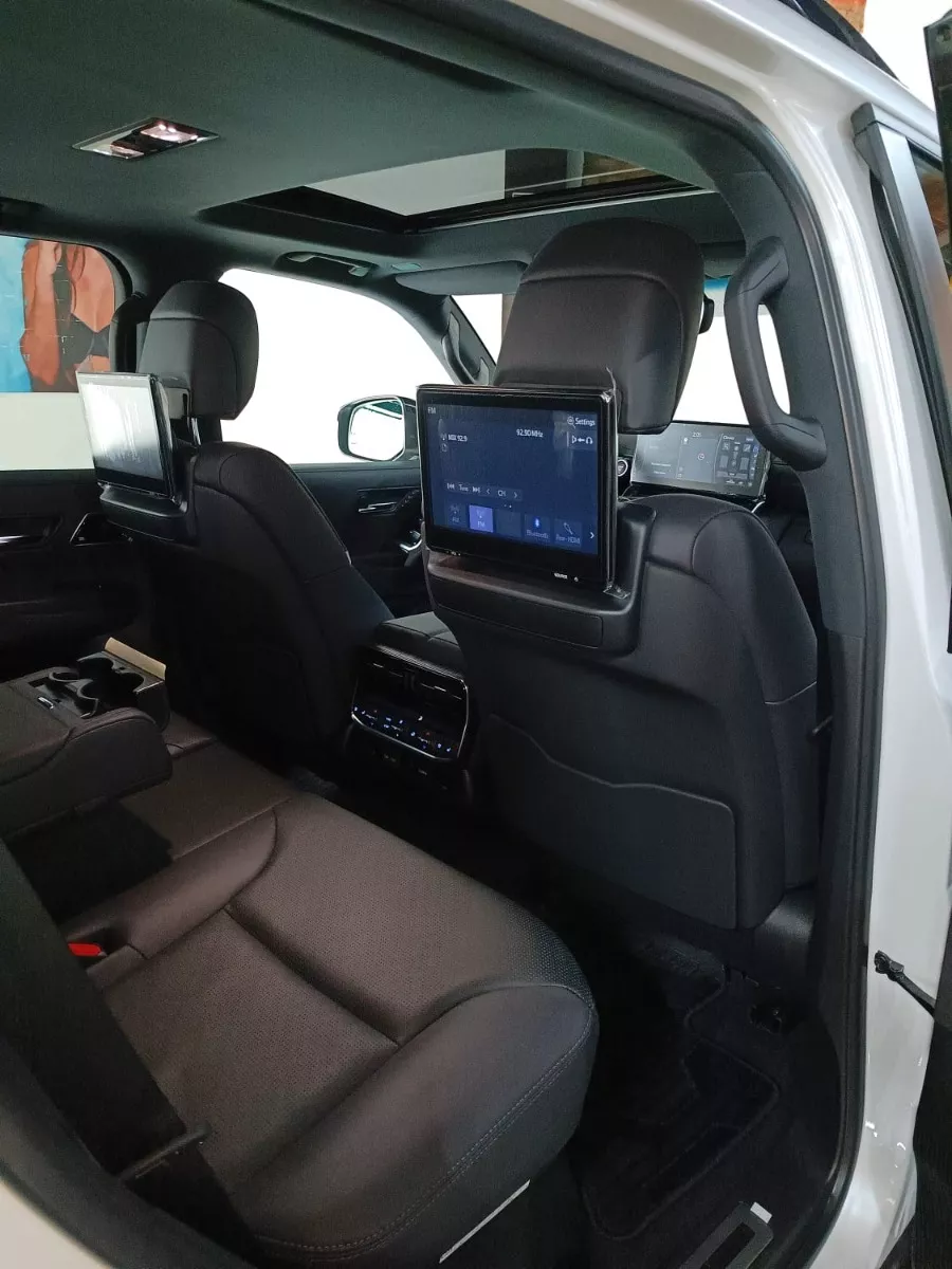 Toyota Land Cruiser LC300 GR Sport 2023