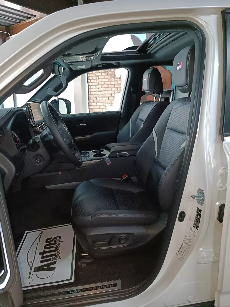 Toyota Land Cruiser LC300 GR Sport 2023