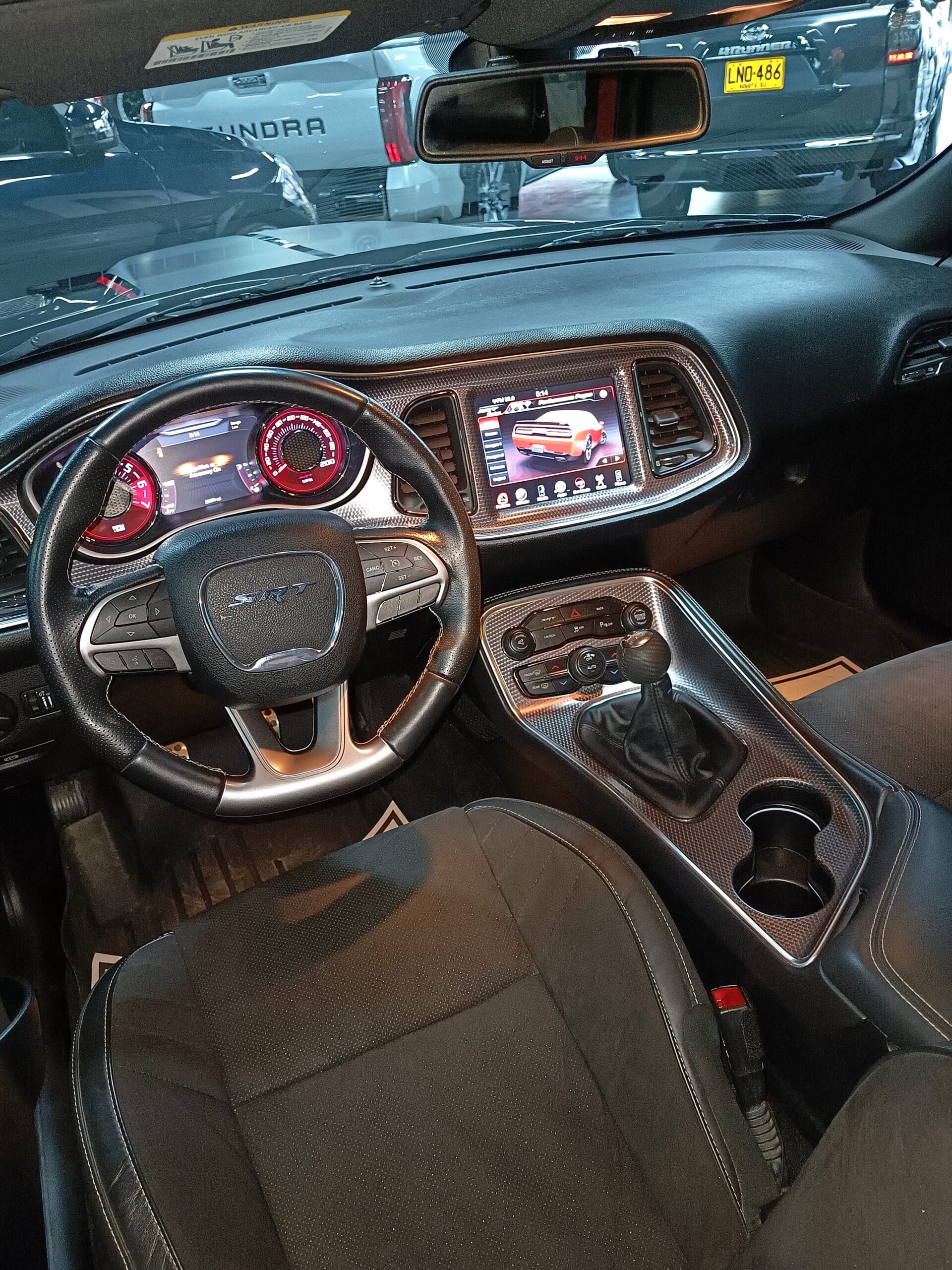 DODGE CHALLENGER SRT HELLCAT 2015