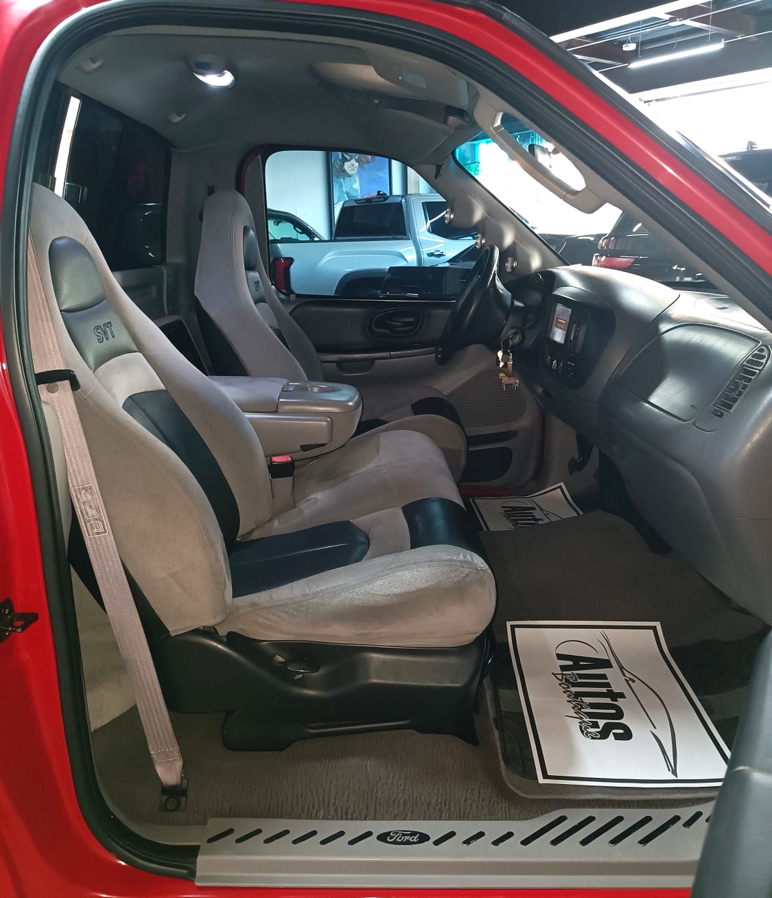 Ford F-150 5.4 SVT Lightning  2002