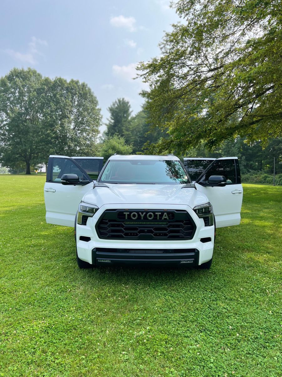 TOYOTA SEQUOIA TRD PRO 2024