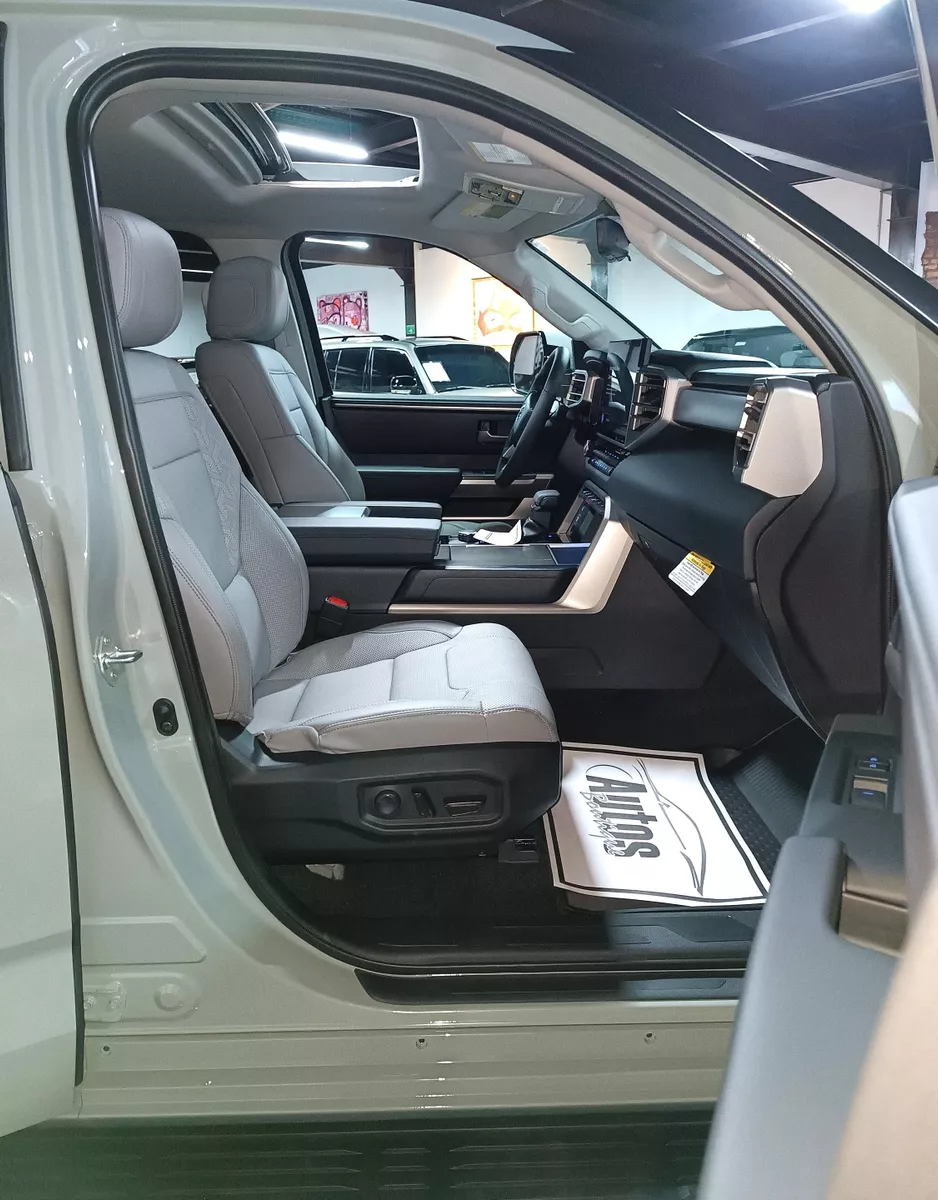 TOYOTA SEQUOIA TRD SPORT 2024
