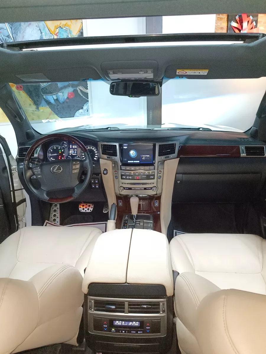 LEXUS LX 570 2015