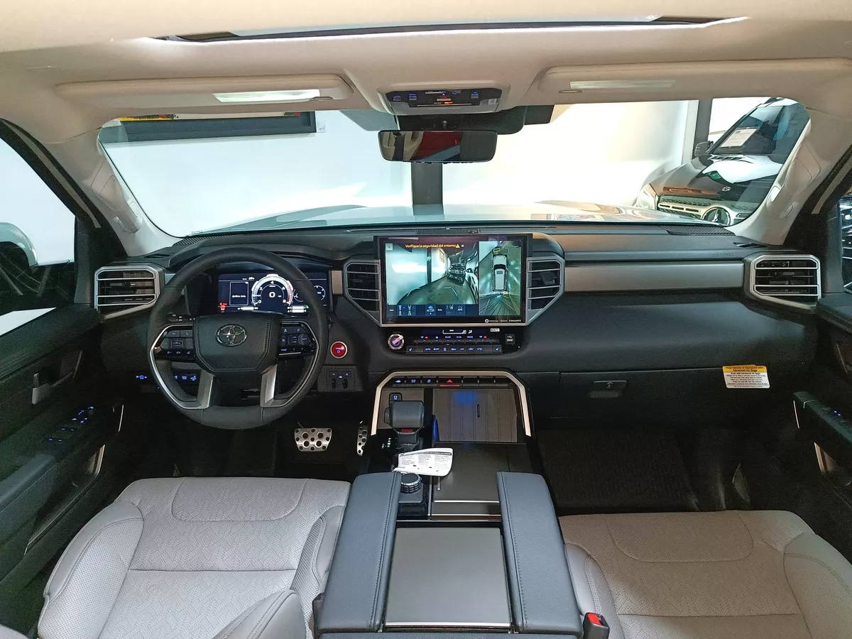 TOYOTA SEQUOIA TRD SPORT 2024