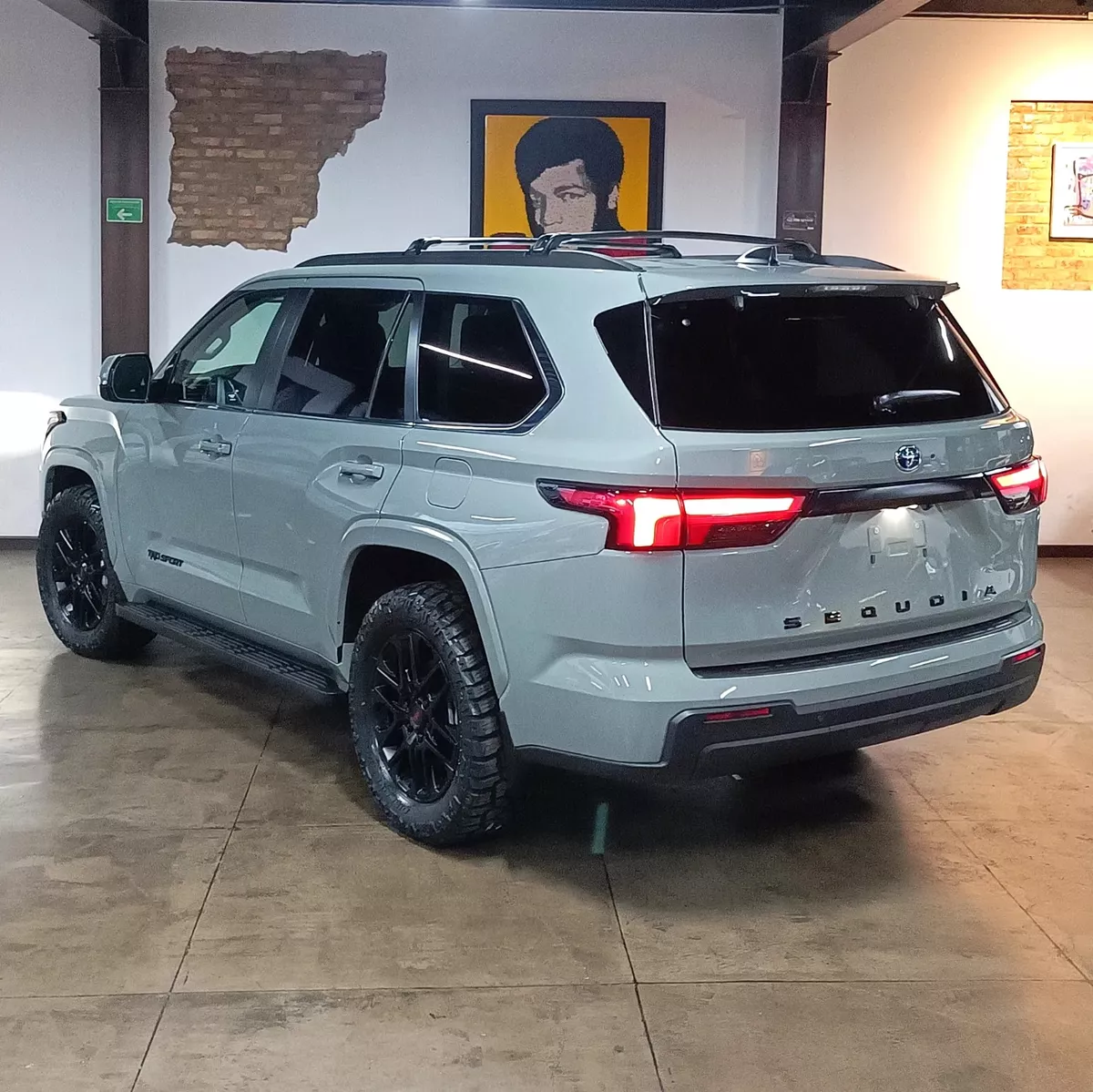 TOYOTA SEQUOIA TRD SPORT 2024