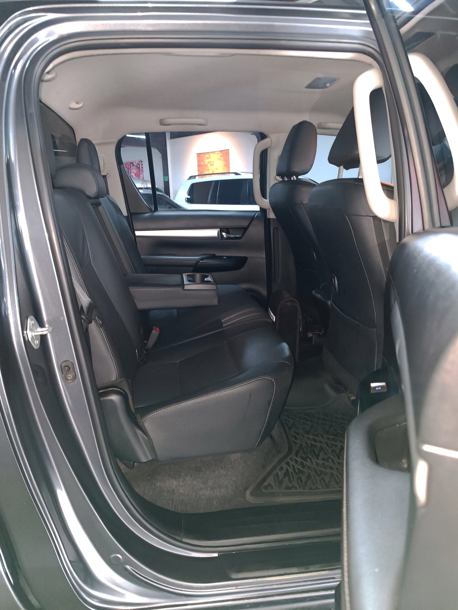 TOYOTA HILUX 2.4 Diesel 4×4  2023