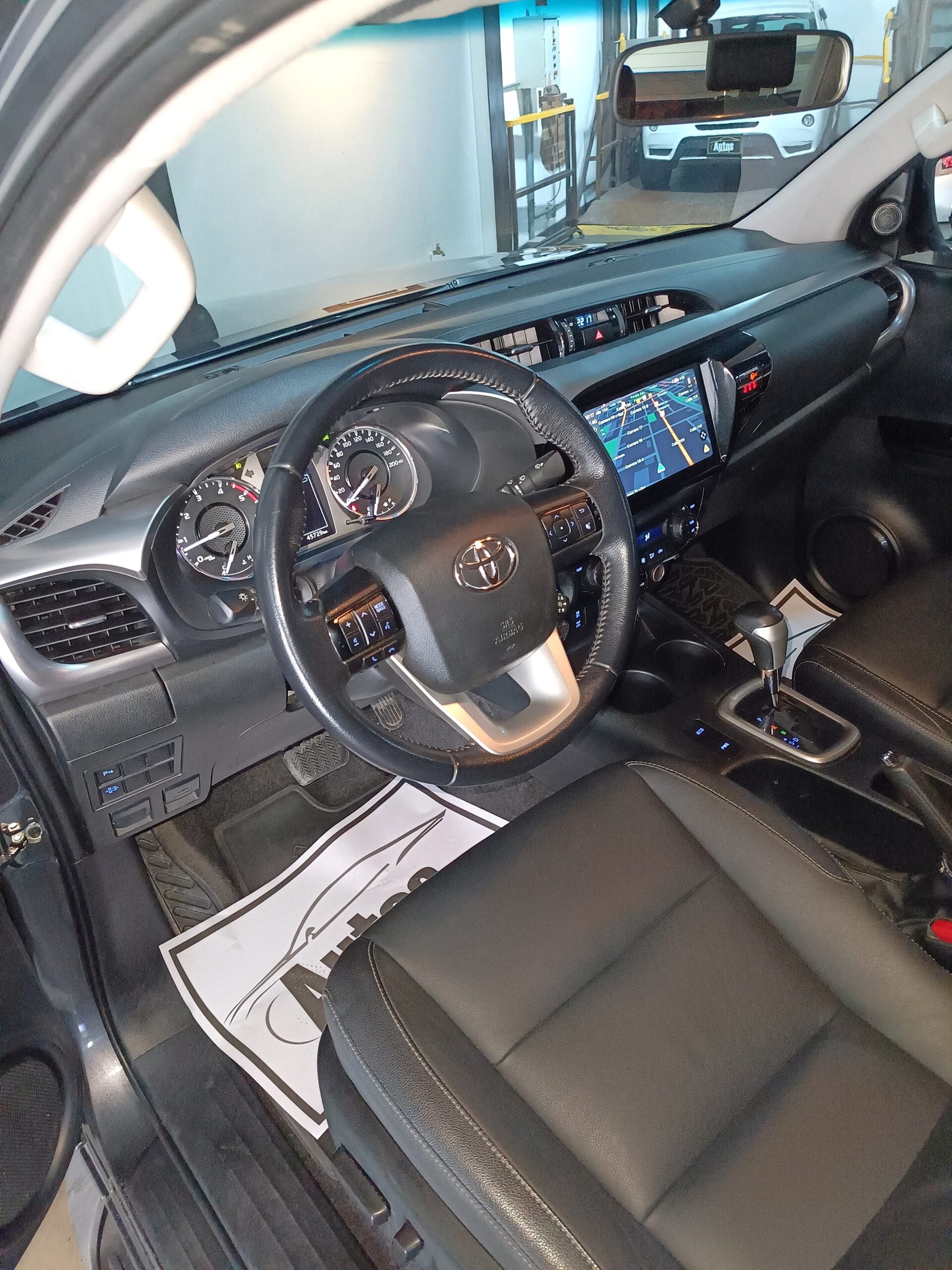 TOYOTA HILUX 2.4 Diesel 4×4  2023