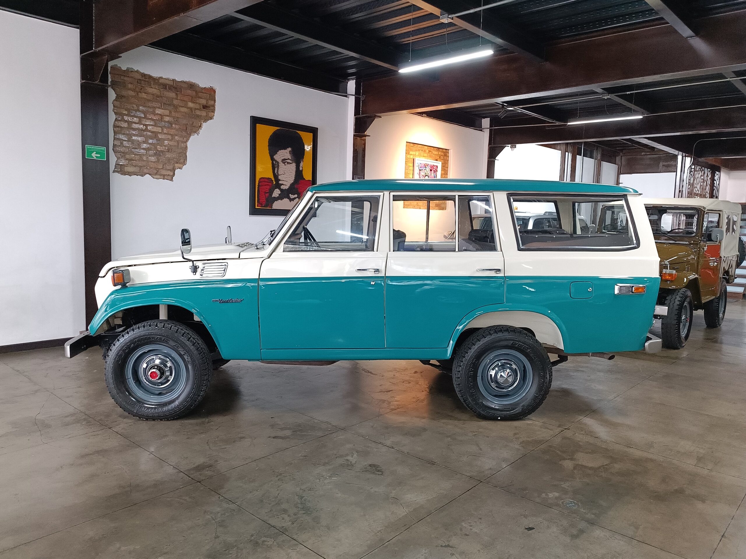 TOYOTA LAND CRUISER FJ 55 1976