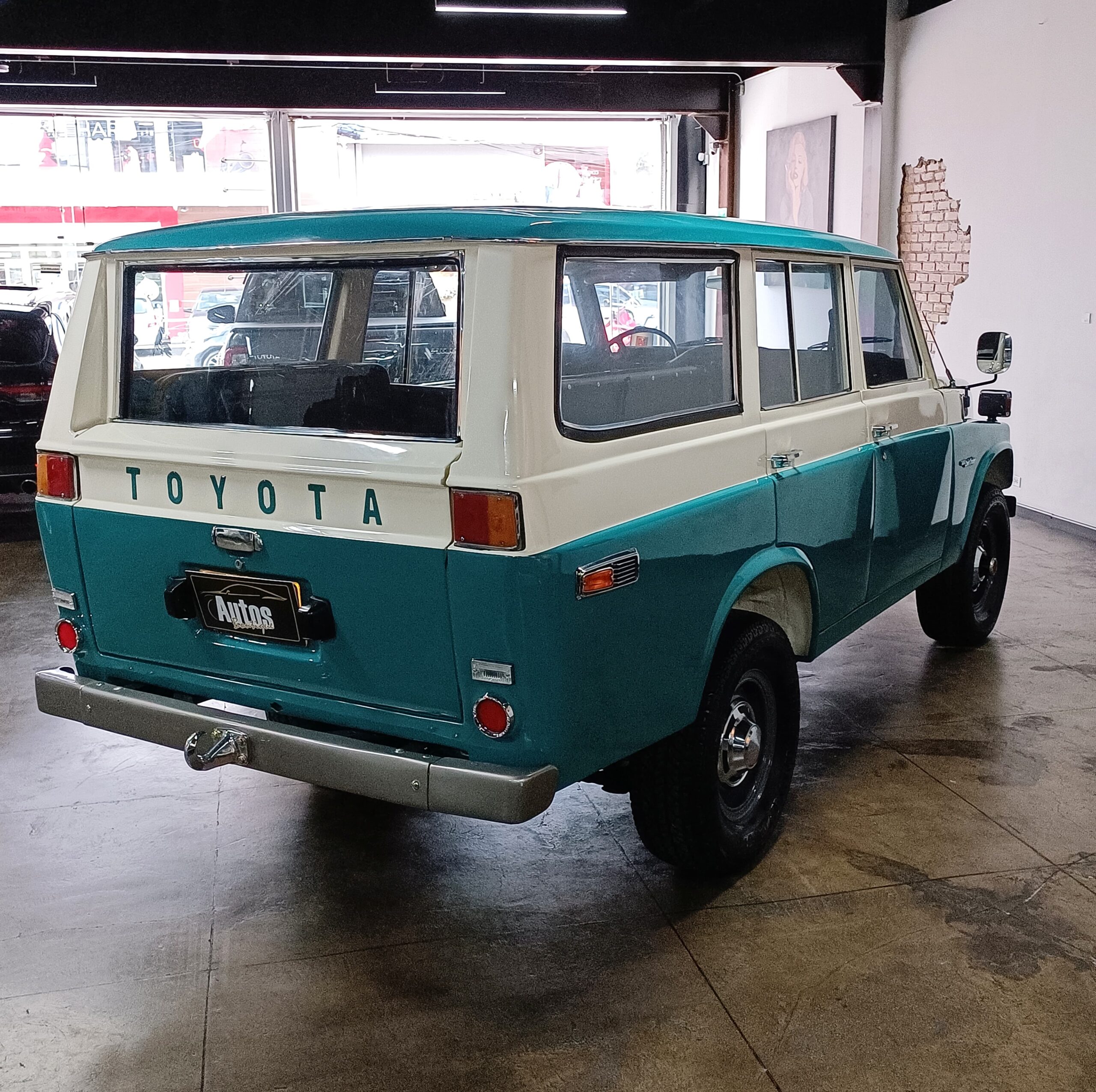 TOYOTA LAND CRUISER FJ 55 1976