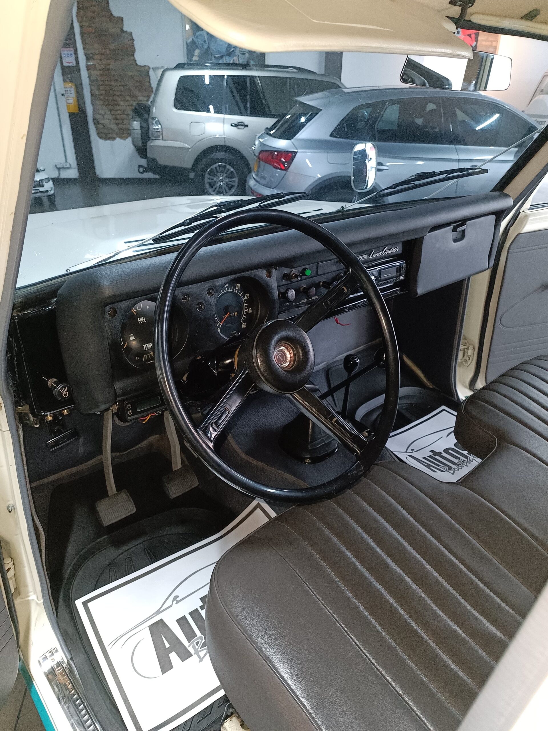 TOYOTA LAND CRUISER FJ 55 1976