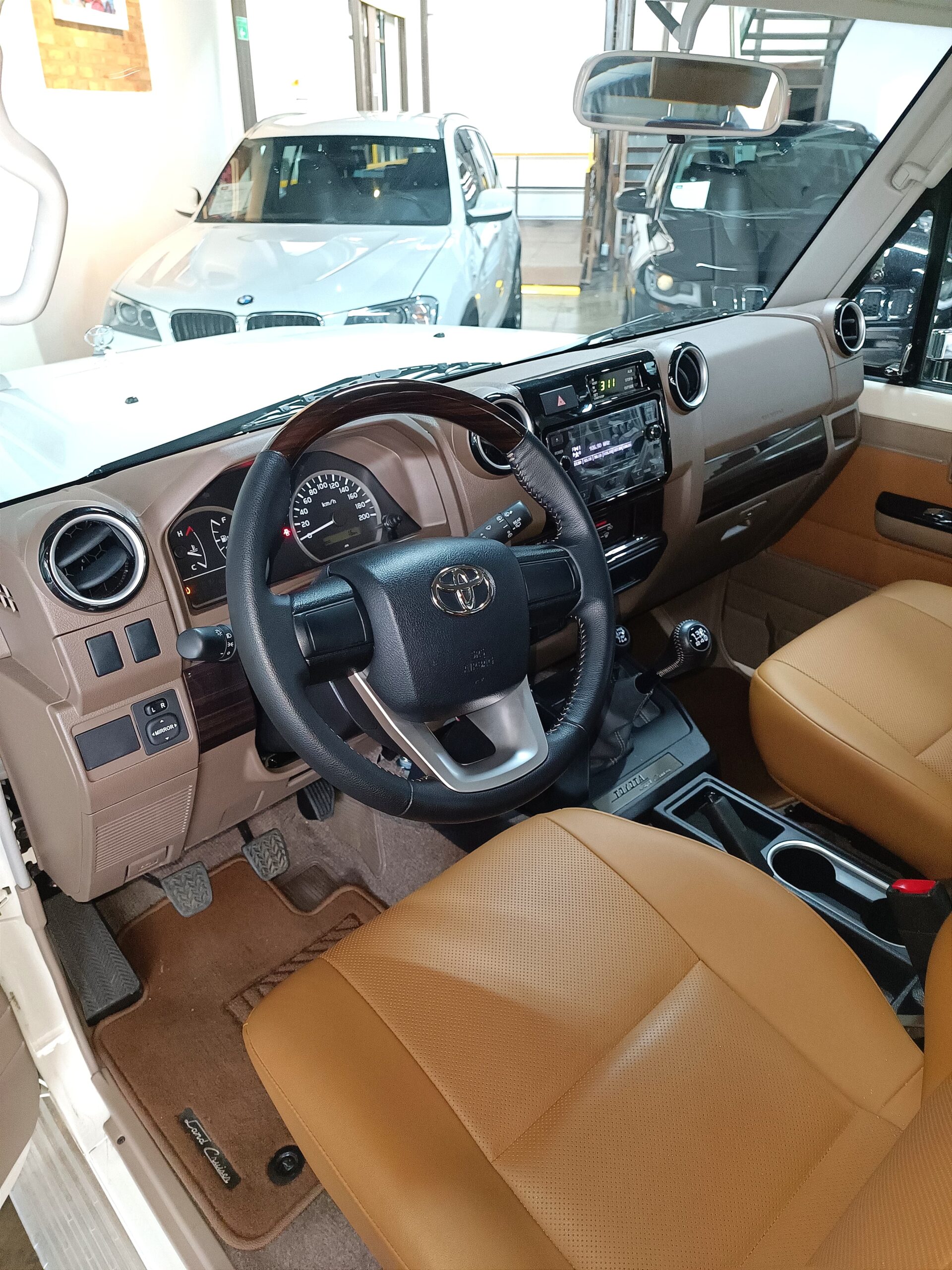 TOYOTA GRJ 71 2023