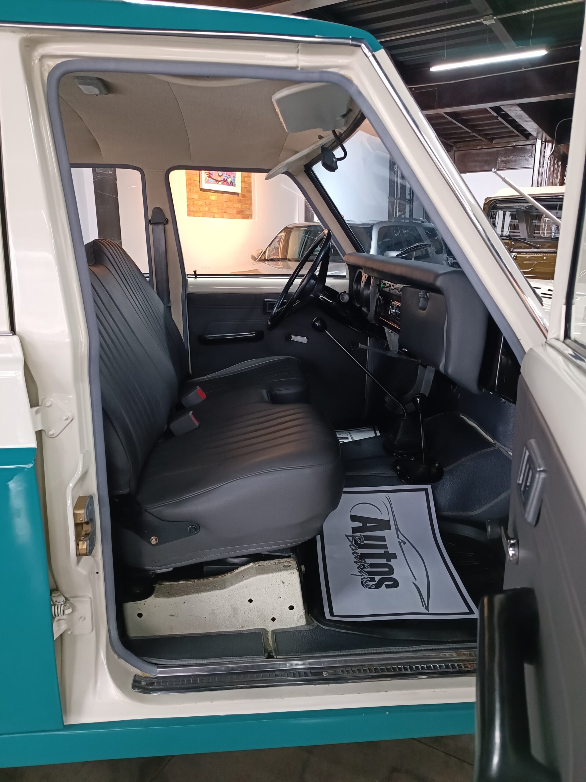 TOYOTA LAND CRUISER FJ 55 1976