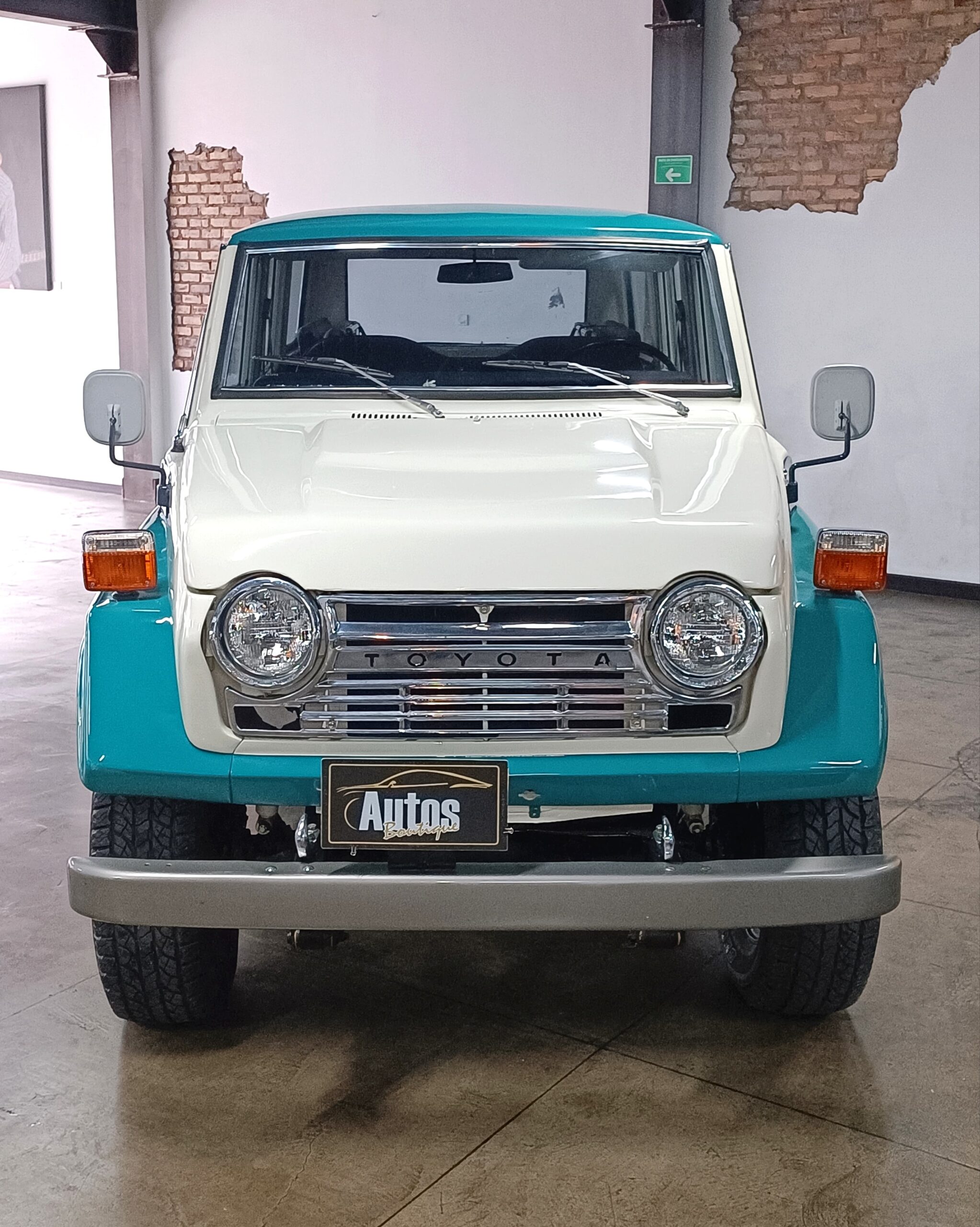 TOYOTA LAND CRUISER FJ 55 1976