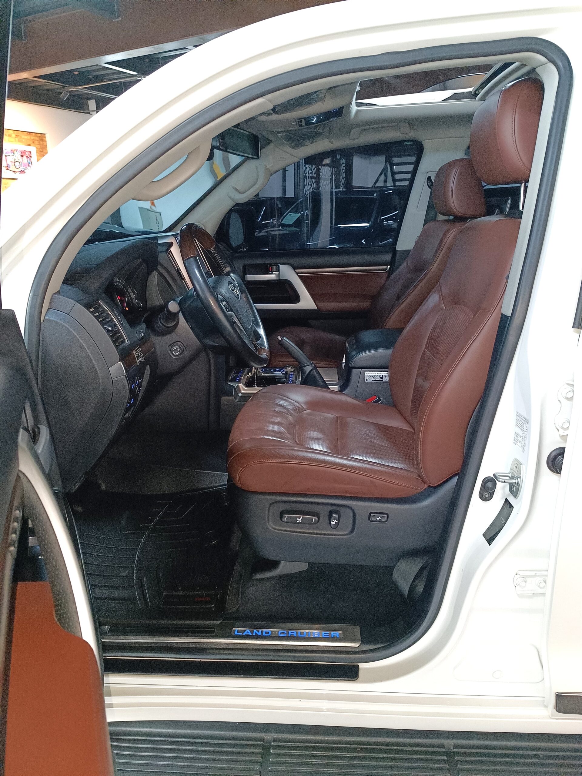 Toyota Land Cruiser LC 200 4.5 DIESEL